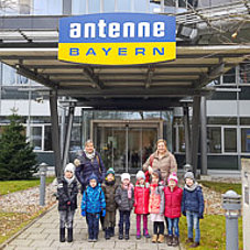 Kindergarten children from Minihaus München Westpark visit the ‘Antenne Bayern’ radio station