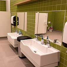 Modern bathrooms at Minihaus München in Freiham
