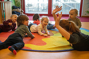 Kindertanz mit Maras Tanzwelt in der Kinderkrippe Minihaus München Tölzer Straße